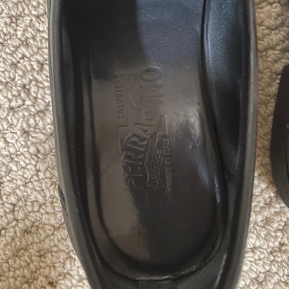Men’s Ferragamo Leather Loafers Size 9.5 - Picture 6 of 6